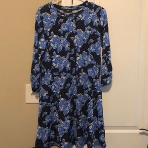 Lightweight quarter sleeve dress